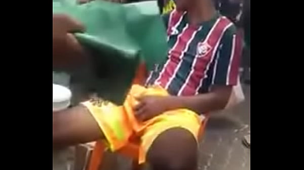 Play MP4 - Feirante de pau duro