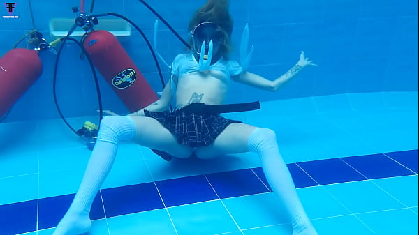 Hot skinny blonde pool scuba new scene w49 