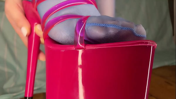 Play MP4 - Blue nylon stockings feet&comma; toes and soles