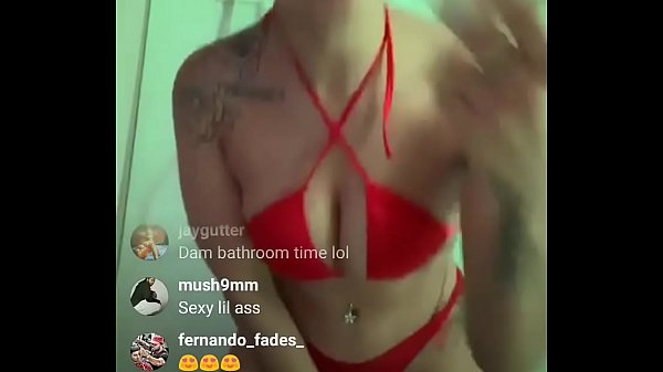 Apluede_con el trasero ylo muestra en Instagram