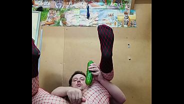 Русский гей любит скакать жопой на огромном члене и облизывать член после жопы thumbnail