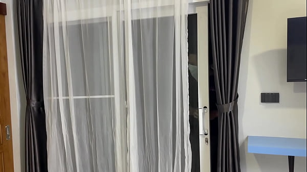 Nonton I Wrapped Her Up Once She Came Home thumbnail