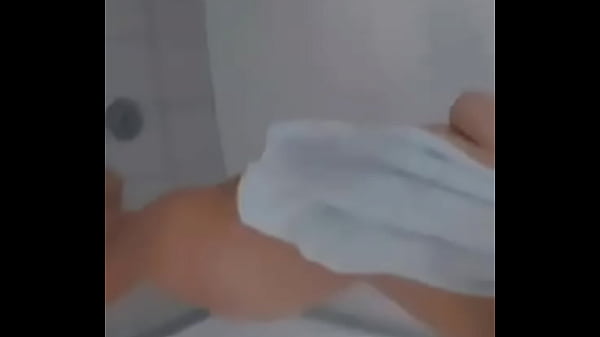 Sola y caliente 