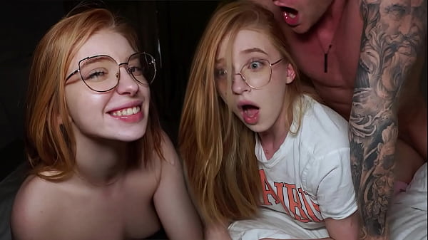 Play MP4 - Backstage With The Cheerleader