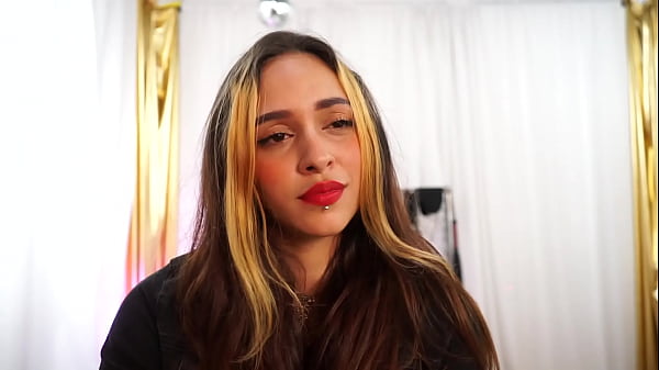 Meet Salo, the sexy Colombian who_tells us details of_her life and her passions