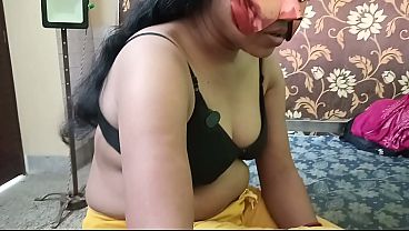 Nonton Ameture Fuck And Moaning Of Indian Slim Housewife And Pusssy Masterbating thumbnail