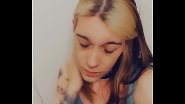 Pretty_Feminine Girl Wants Hard Cocks