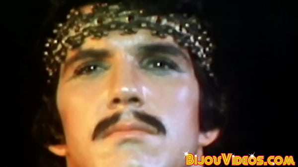 Hairy homo butt fucks his bottom buddy 