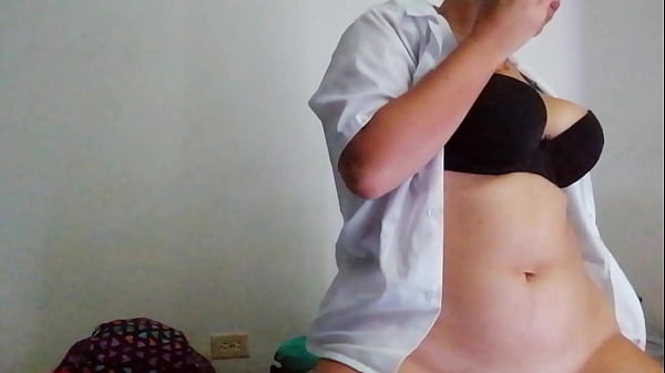 My student fucks me while talking on the phone to raise the grades of the subjects