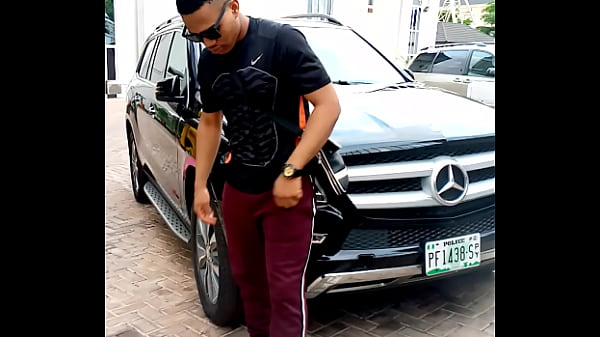 Nonton Good Dressing Attracts Favor thumbnail