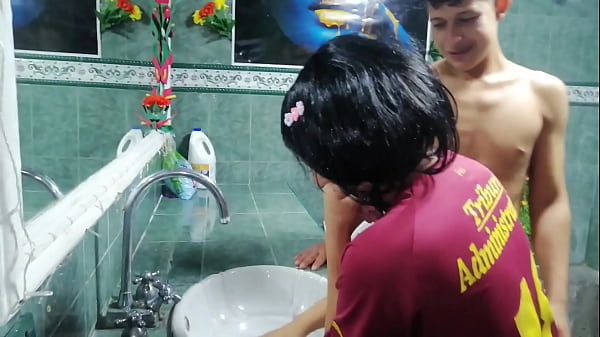 Play MP4 - mi prim todo caliente me folla y se viene en mi boca