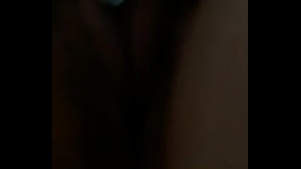 Novinha batendo siririca pra mim