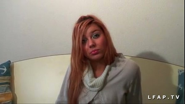 Play MP4 - casting jeune rouquine defoncee dans un gangbang interracial