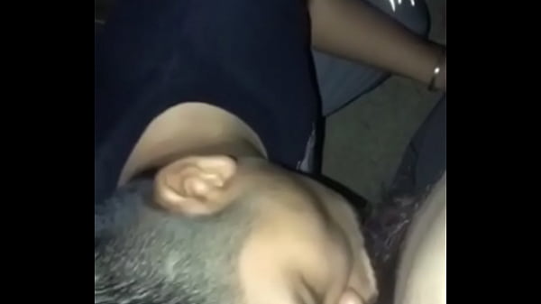 Trai outdoor b&uacute_ cu