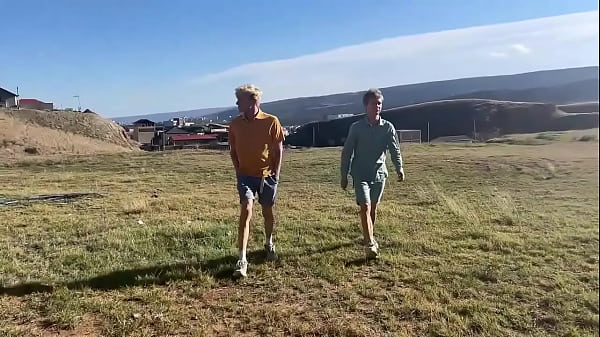 daddy and two guys with big cocks fucked two cute twinks and cummed ⬇️full video free⬇️ ... 