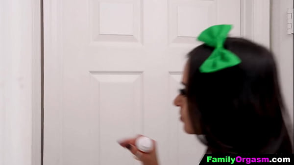 Play MP4 - FamilyOrgasm - A Morning Offer to Step Daddy to Never Refuse