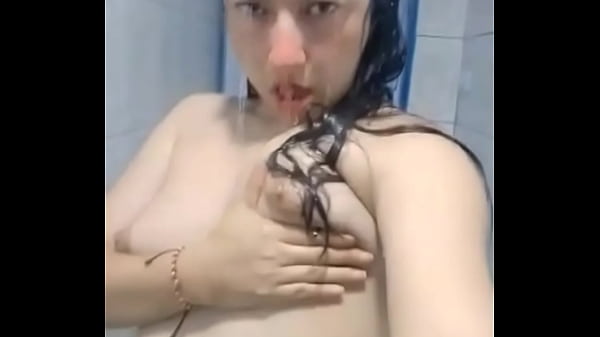 Play MP4 - ME ESTOY DUCHANDO &iquest;QUIERES VENIR A AYUDARME&quest;