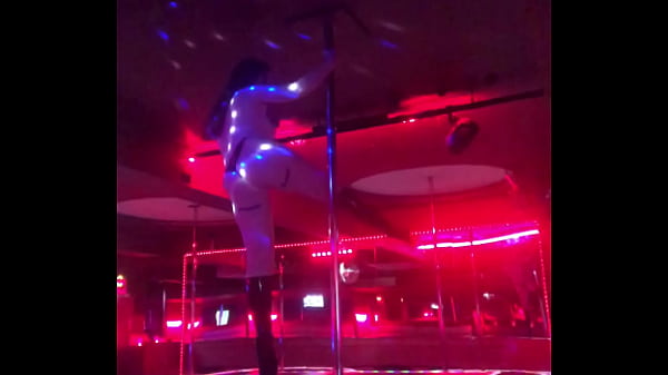 Play MP4 - AMATEURE STRIPPER AT WORK 2