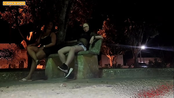 Play MP4 - UM CARA FUDIDO NAO PODE PAGA O MOTEL E QUIS SEXO COM DUAS GAROTAS EM PRA&Ccedil;A APOS UMA FESTA EM CIDADE DO ENTERIOR