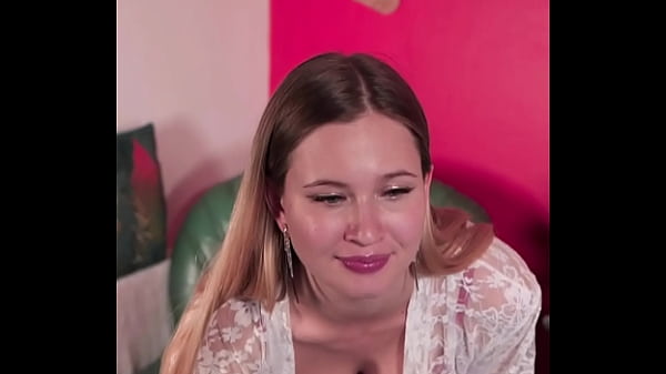 A beautiful woman in a transparent robe shows her pussy 