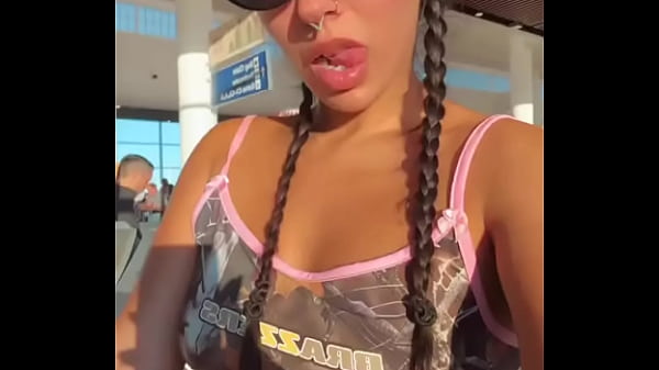 Nonton Do You Think My Brazzers Camo Set Is Keeping Me Hidden At The Airport? It&rsquo;s Obv Stealth Mode, Right? thumbnail