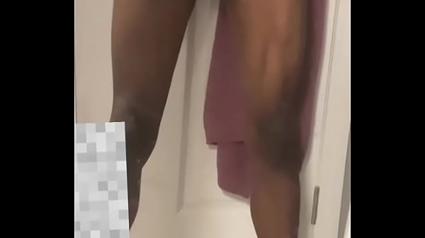 Play MP4 - Nutting in front of the mirror