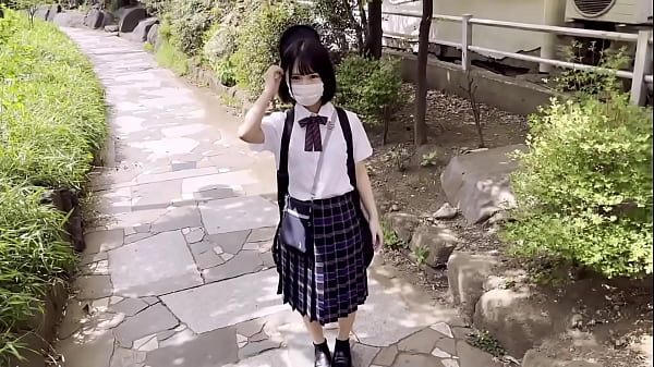 143cmのラン〇セル背負ってるようにしか見えない。体格差を実感できるセックスもとてもエロいのですが、身体が小さいので多少無理な体勢でのセックスもできます。 pjdnc