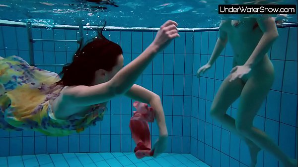 Play MP4 - Bubarek and Birtakik enjoy eachother in the pool