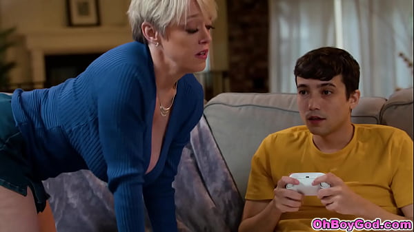 Stepson gets  mesmerized Dee Williams pussy and rubs it so good 