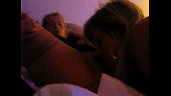 Play MP4 - Nelly et sa copine Sandy