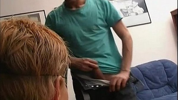 Amatoriale italiano : Mia sorella lo prende in culo Amateur Italian: My step sister 