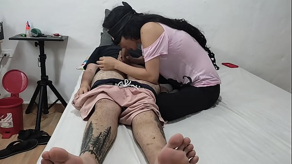 Play MP4 - A mi sobrina le encanta jugar con mi verga cuando estamos solos en casa