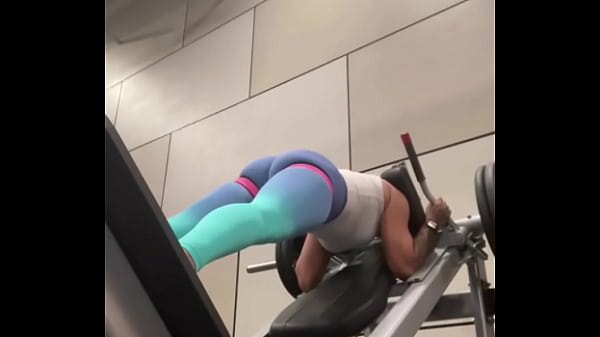 Play MP4 - POV of Bobbi Jo88 on leg day