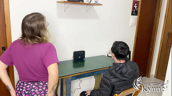 Dei pro melhor amigo do meu namorado enquanto ele trabalhava o corno n&atilde;o tinha tempo pra mim