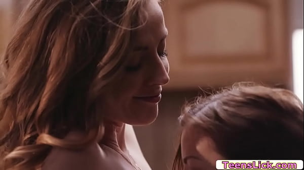 Alexis and Karla have sex with each_others