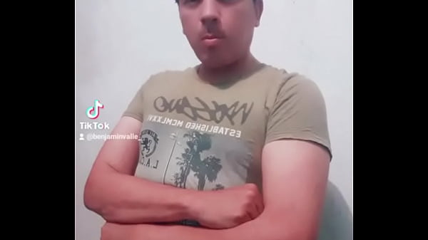 Play MP4 - Bulto de macho