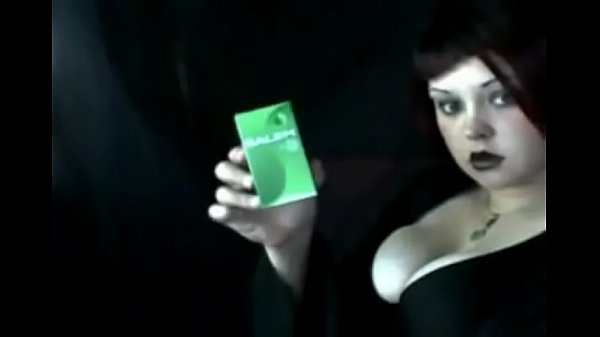 Nonton Dangles With Salem 100s thumbnail