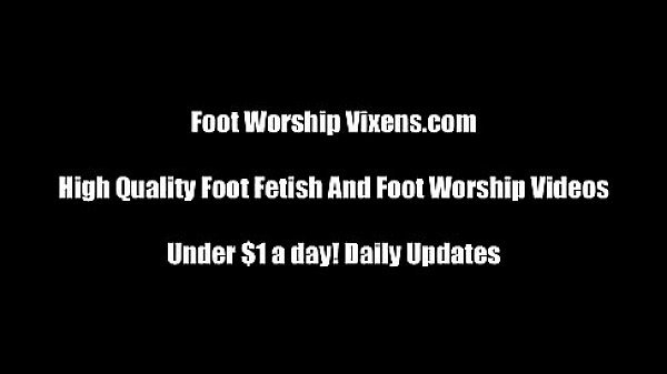 Cherry begs Lady to let her suck her toes 