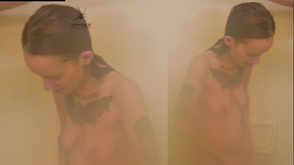 Haven moss gets wet and plays in shower 