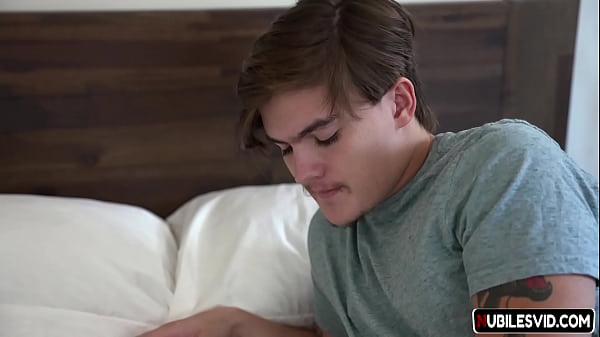 Play MP4 - Youngger Stepmommy Kendra Cole With Cheating Butt