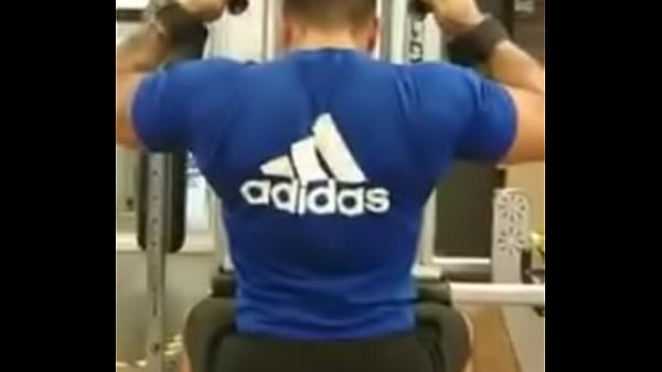 El coach y sus nalgotas 