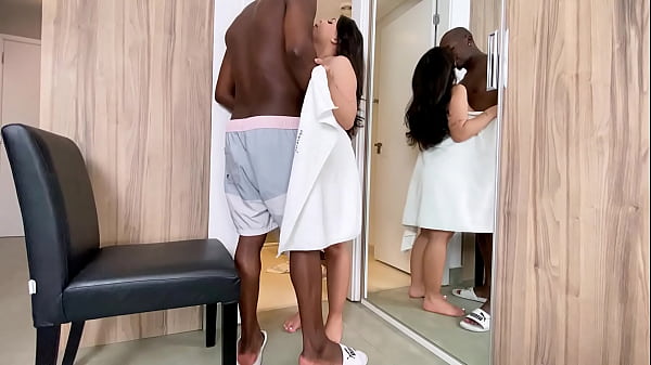 Estava Me Espionando E Comeu Minha Buceta Depois Do Banho thumbnail