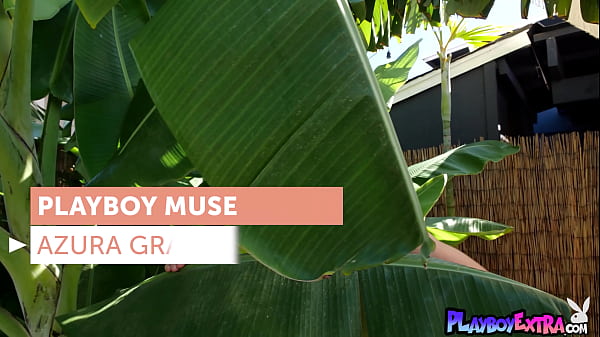 Nonton Bombastic Latin Beauty Taking Off Her Tiny Bikini Outdoor thumbnail