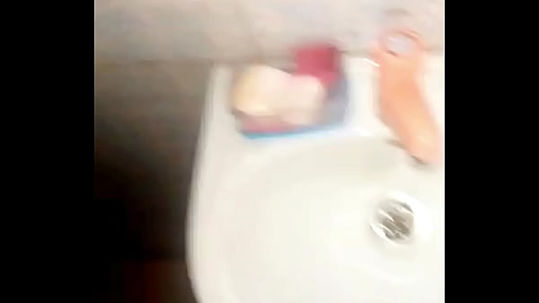 Play MP4 - Young innocent sexy slut cum in the bathroom