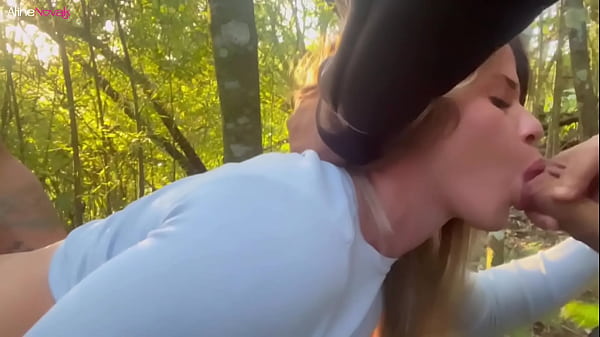 Play MP4 - No parque loirinha fica com a BOCA CHEIA DE LEITINHO ap&oacute;s chupar duas rolas ao mesmo tempo - Aline Novak