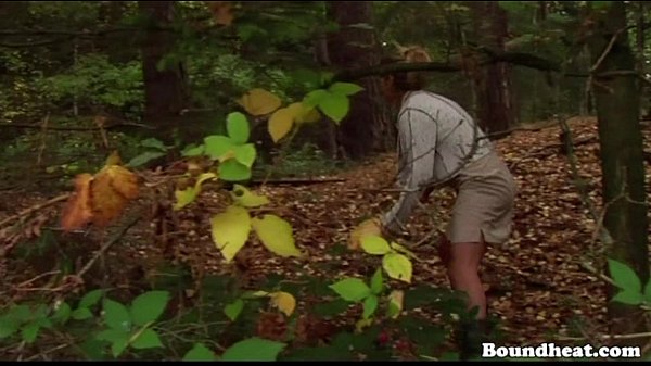 Lesbianhuntress finds_a new playmate