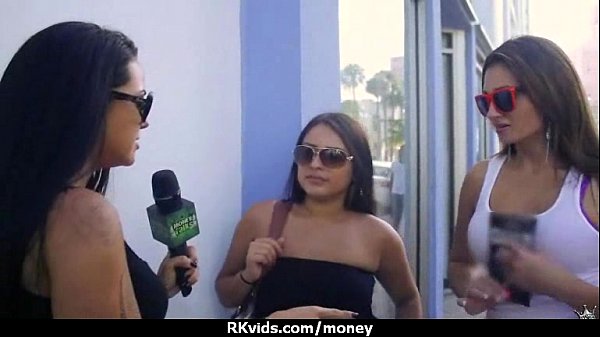 Amateur girl likesto suckcock for cash 3