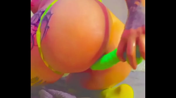 Nonton Pretty Little Fetish Freak Teacher Fucks Her Ass For Cam Client thumbnail