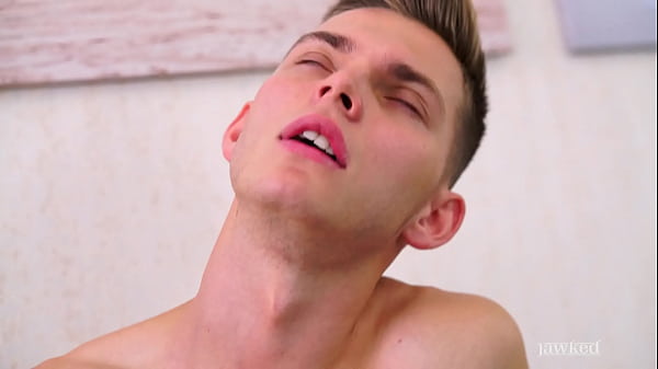 Play MP4 - Jawked -  Hard Bodied Jock Tommy Gold Naked Workout