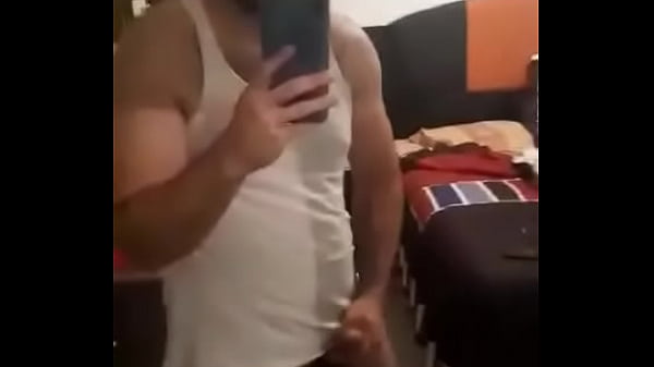 Roberto se deja ver todo 